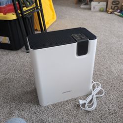 BARELY USED Air Purifier