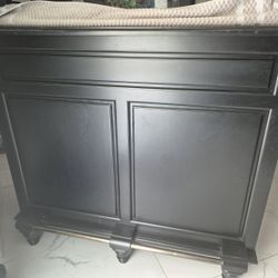 Real Wood Bar With Two Stools