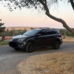 Toyota 2015 Rav 4 XLE. 149,700 miles