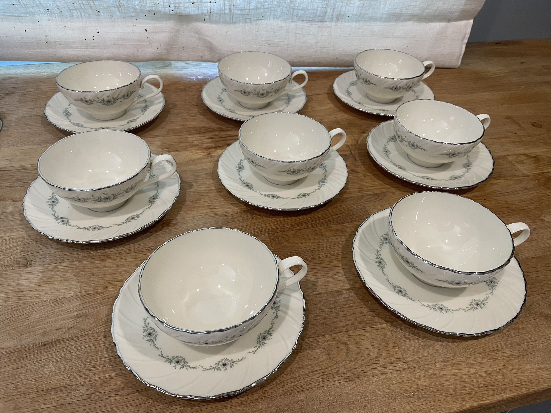 56 piece set LENOX #F507 MUSETTE Gray Flowers Swirled PLATINUM excellent cond. as is $600 pick up Dinner plates Salad plates Dessert plates Soup