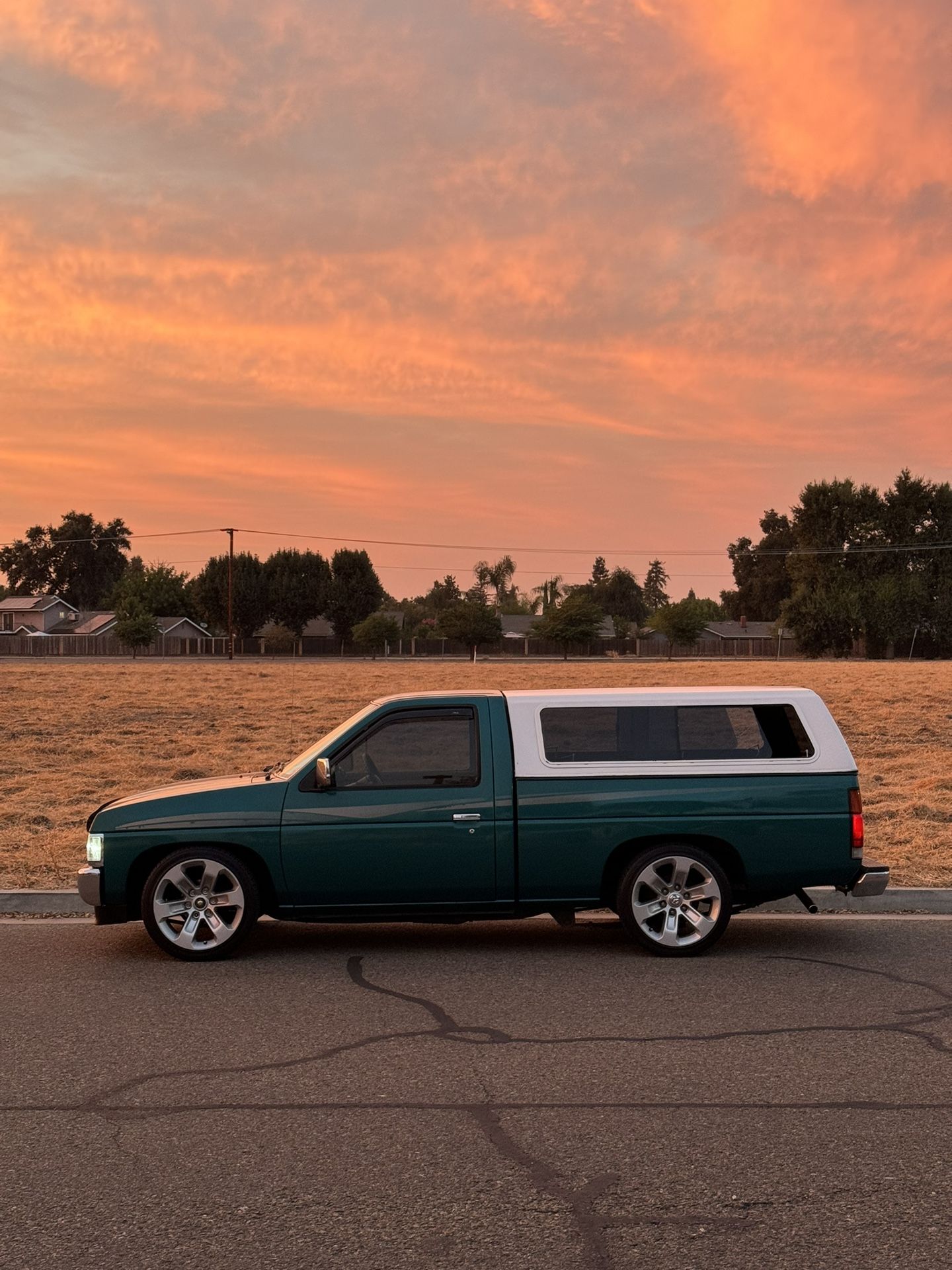 Nissan D21 Snugtop Camper Shell With Keys