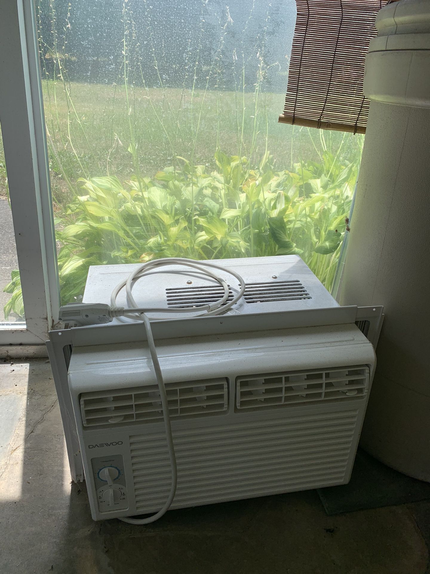 Window Air Conditioner 6000 BTU Daevoo