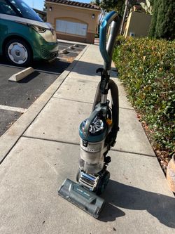 Eureka Bagless vacuum