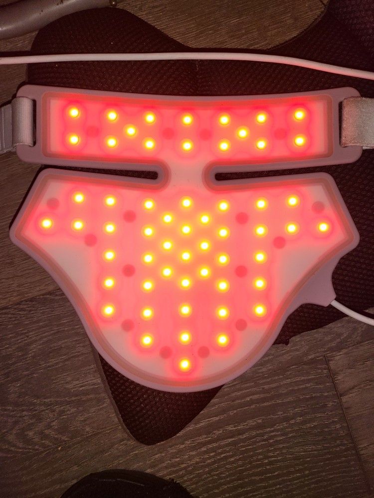 Solawave Medical-Grade

Neck & Chest Rejuvenating Mask