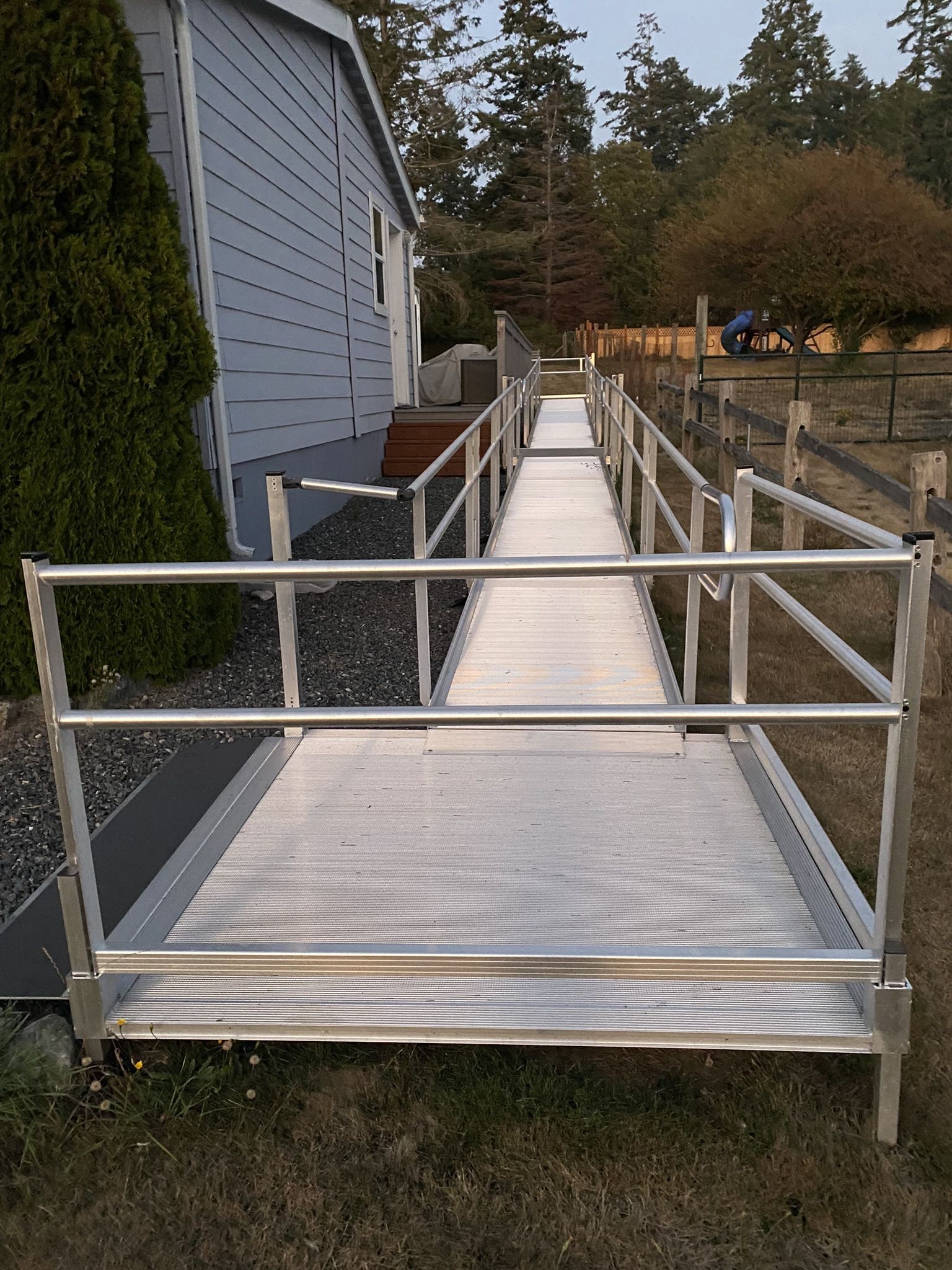* PENDING * Pathway 3G Aluminum Wheelchair Accessibility Ramp W/ Handrails Like New Condition