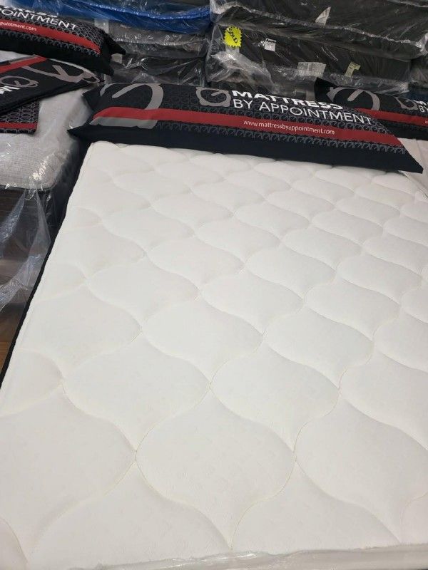 MATTRESS CLOSEOUT! Queen & King