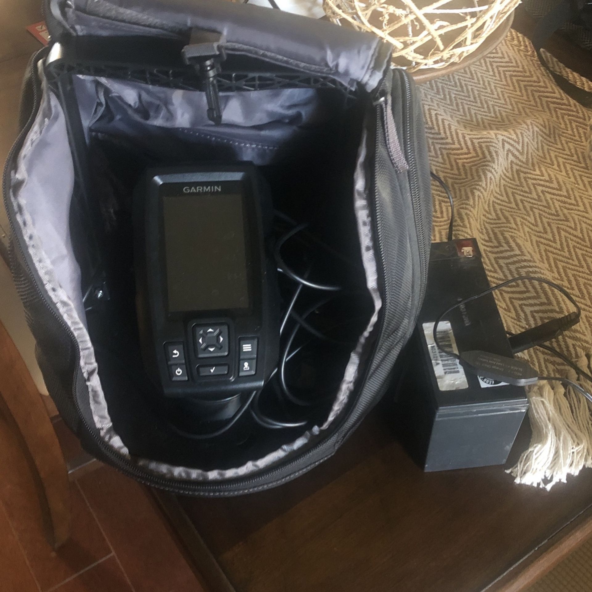 Garmin Fish Finder With Battery And Charger