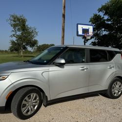 2020 Kia Soul  Low miles $9,800 OBO