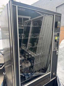 Vending Machine With Card Reader