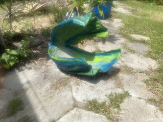 Concrete Upcycled Clamshell