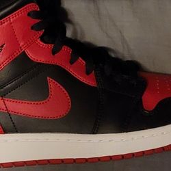 Banned Jordan 1 (Mid) Size 11 M