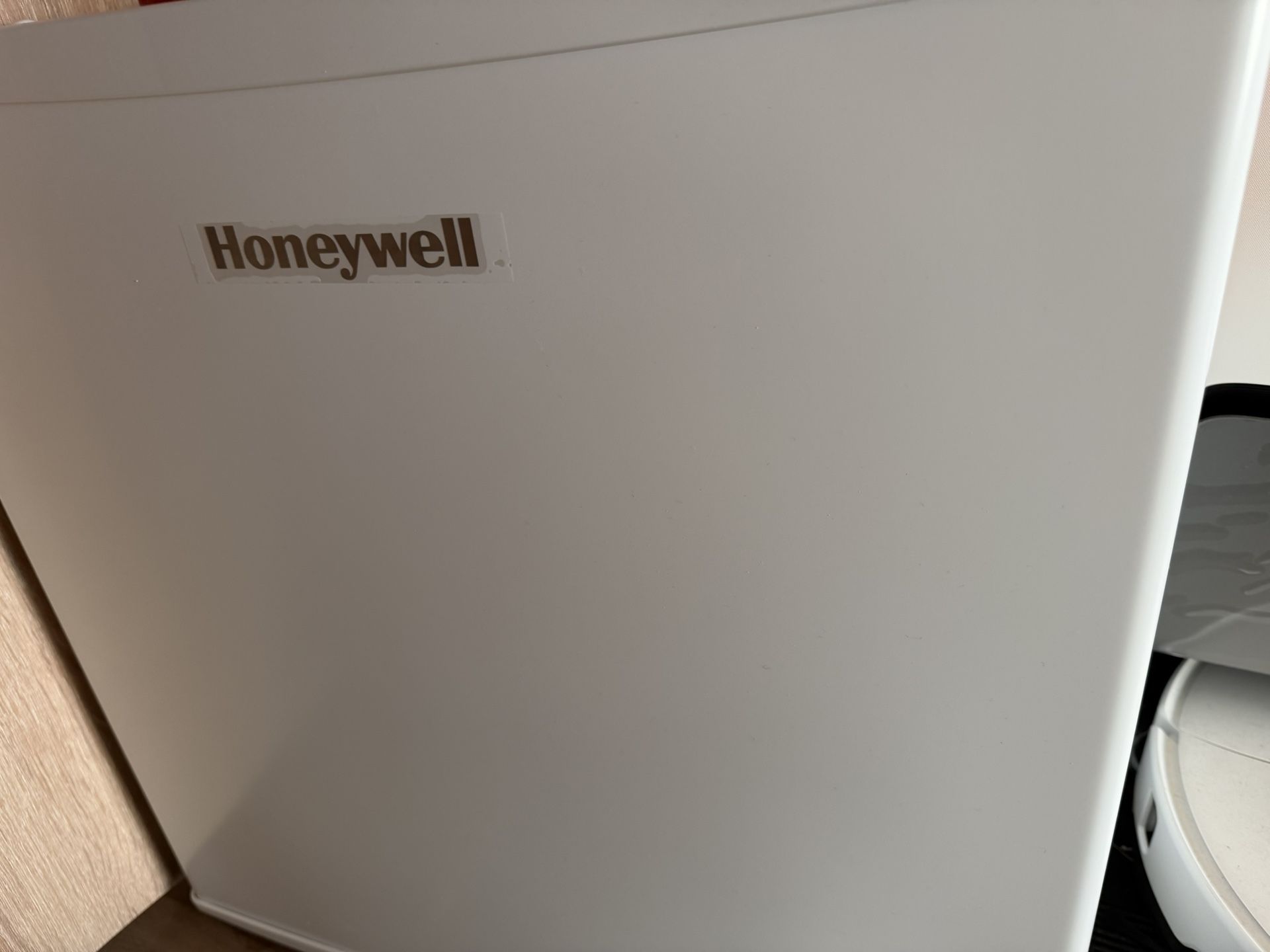 Honeywell Mini Freezer – Excellent Condition