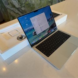 Apple MacBook Pro 14" M5