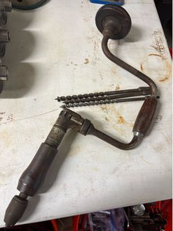 **Vintage Ratcheting Hand Drill with bits and chuck**