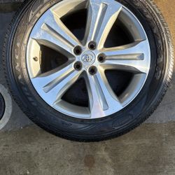 4x Goodyear/Toyota wheels 245/55/20 – Almost Brand New Set 💯