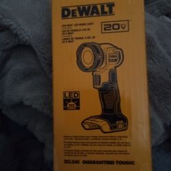 DeWalt 20light, 700lumens Milwaukee 