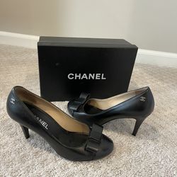 Chanel Black Pumps 
