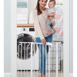 Regalo 38" Safety gate for babies or pets