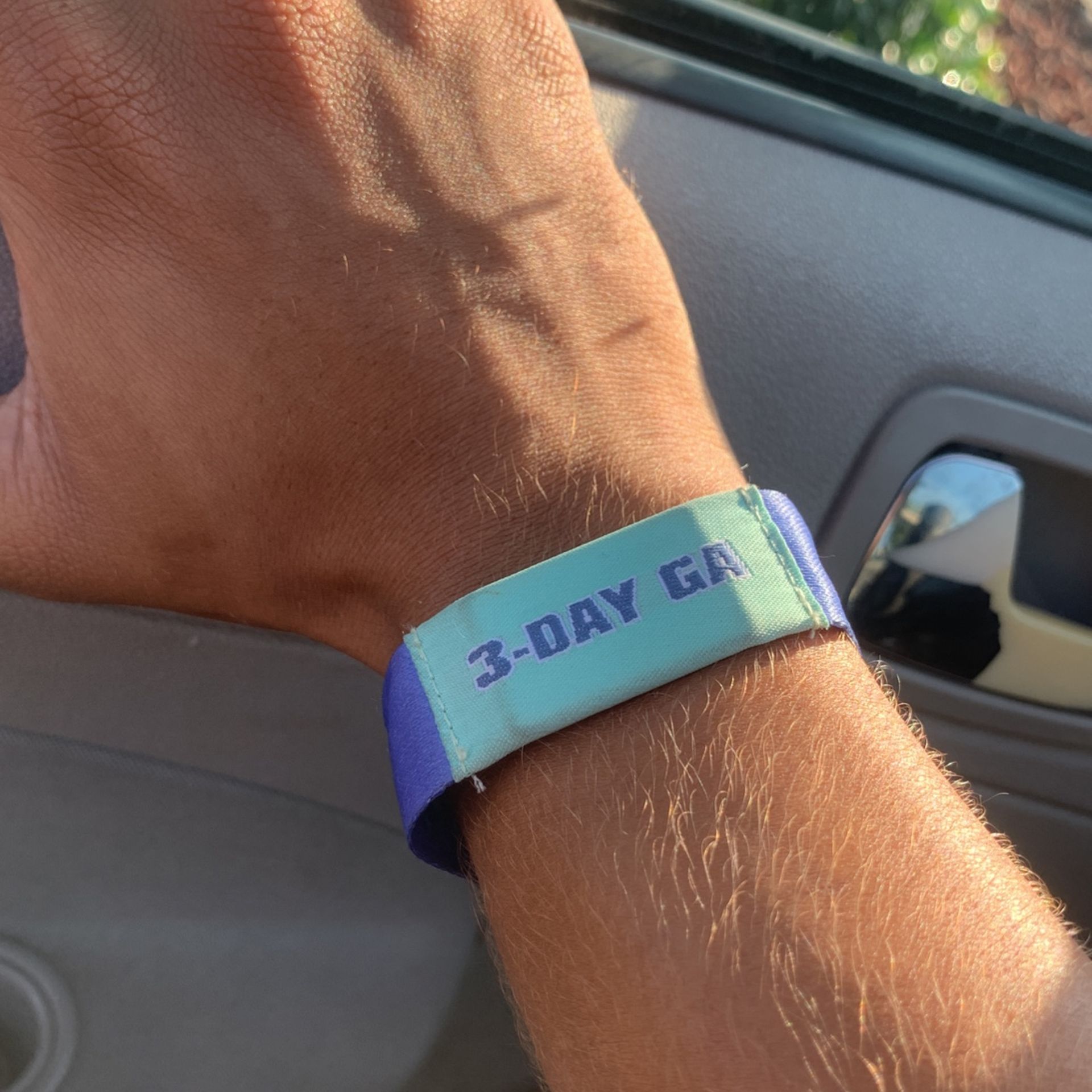rolling loud sunday entry wristband