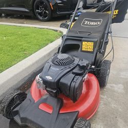 TORO GAS SELF PROPELLED LANW MOWER 