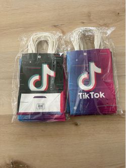 24 TikTok Party Favor Gift Bags Small Paper Treat Bags