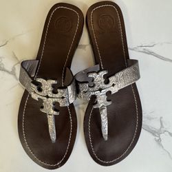 Tory Burch Women’s Metallic Pewter Leather T-Strap Sandals Sz. 9