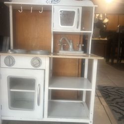 Play Kitchen 