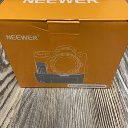 Neewer Professional Vertical Battery