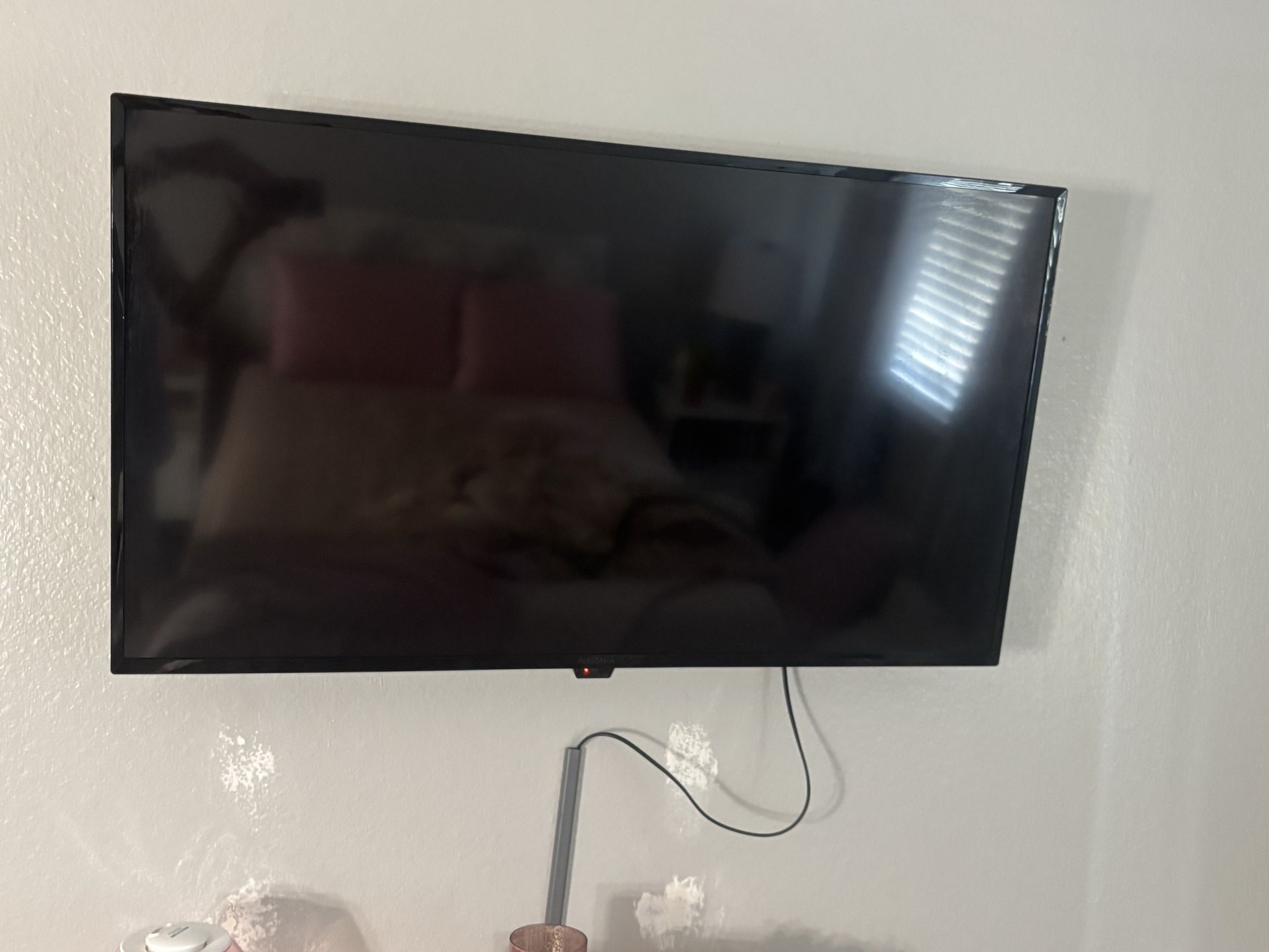 42in Insignia Smart TV