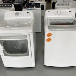 LG Electric Washer And Dryer Set