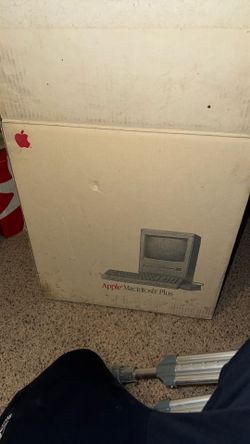 1984 Apple Macintosh Plus With Original Box 