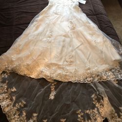 Brand New Wedding Dress A Line, Size 12, Ivory .