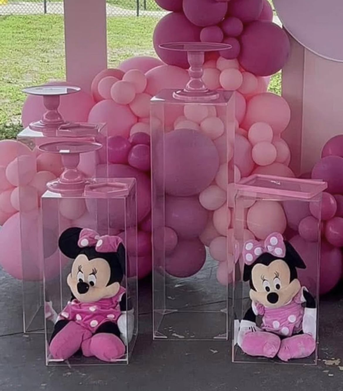 Set of 4 clear acrylic square cylinders (Party’s Decoration)