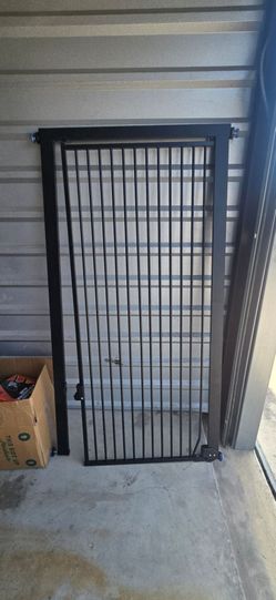 Tall pat gate