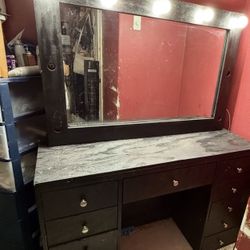Vanity Great Condition! 