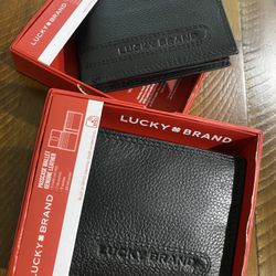 Lucky brand men’s genuine, leather wallet