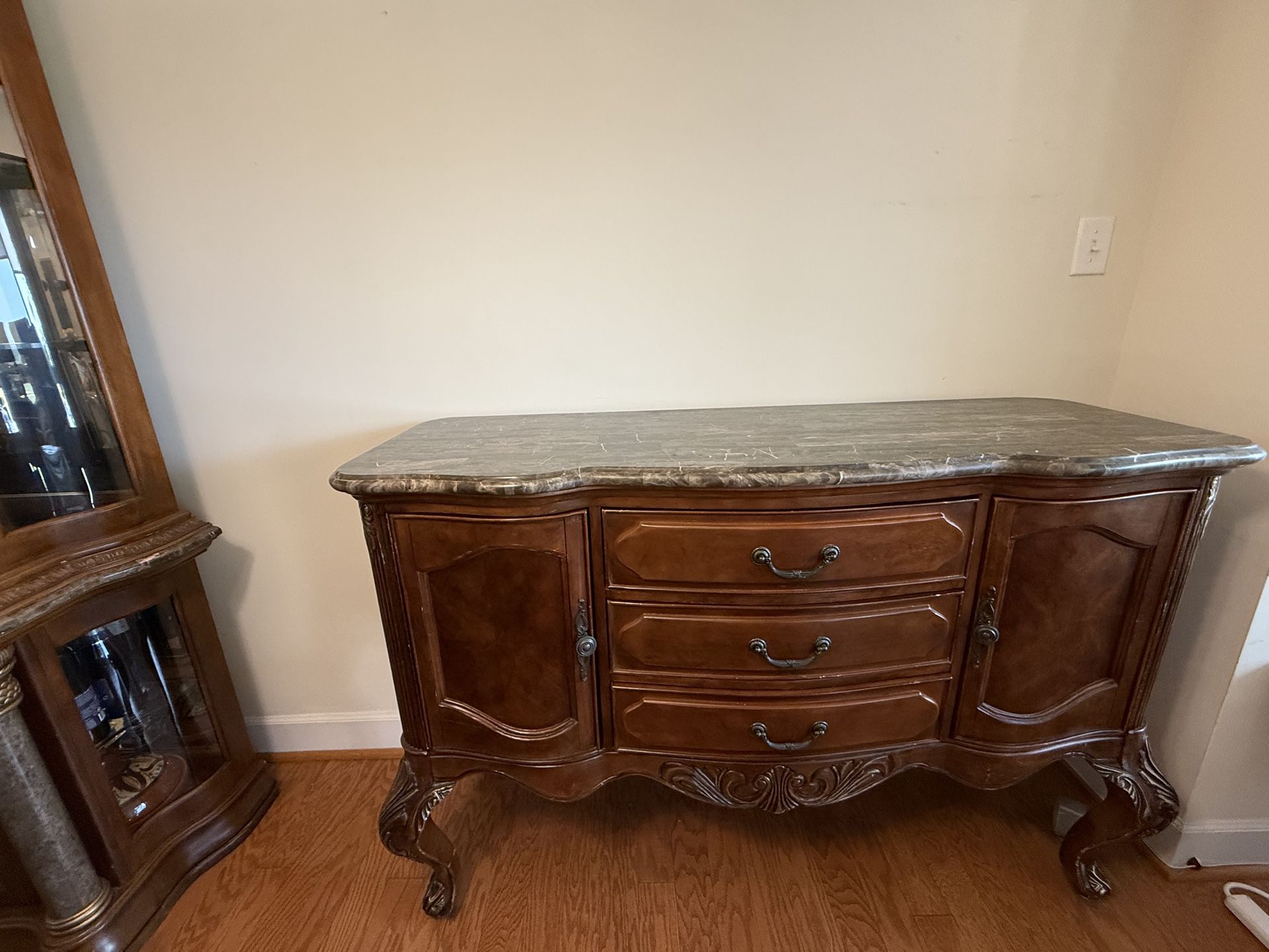 Buffet cabinet