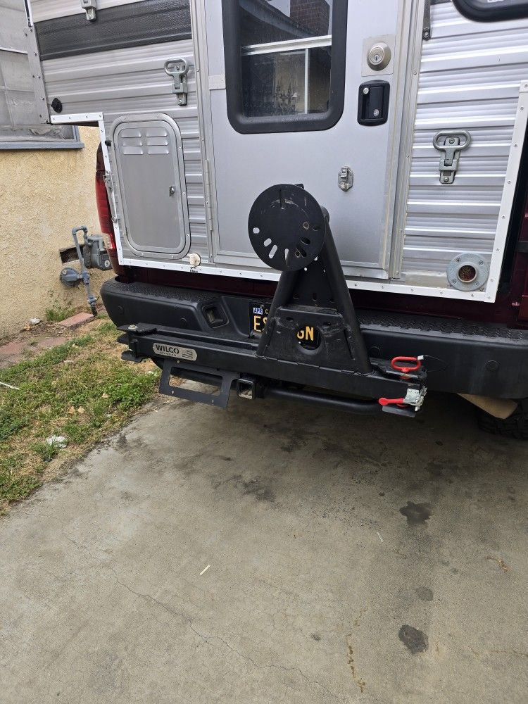 Wilco Hitchgste Offset (Left Driver Side) Tire Carrier