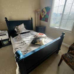 Full Bed + Nightstand + Desk/Drawer 