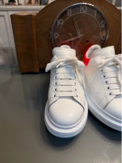 Alexander McQueen  ‼️ O Authentic versized 👟 Size 7 -'White Lust Red' 682399-WIB92-9676
