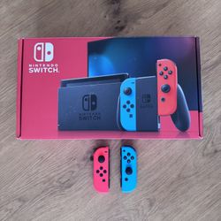 Nintendo Switch + Extra Controllers
