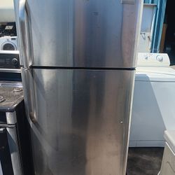 Whirlpool Refrigerator de 33"