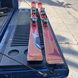Snow Skis