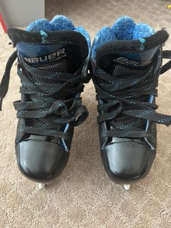 Bauer GSX goalie Ice hockey Skates Youth Size 13.5