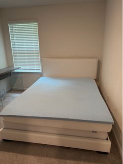 Queen bed: Frame with mattress and box springs
