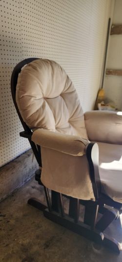 Free Rocking Chair and a Coat Rack With Shoe Stand