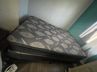 FREE cashmere full size bed w box spring