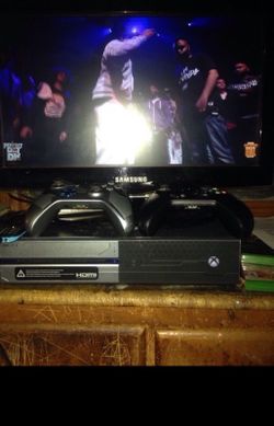 Xbox one for sell 350$ comes with five games and 2 controllers