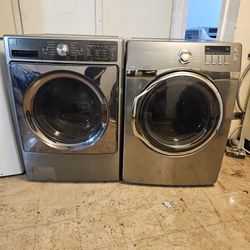 Kenmore washer and Samsung gas dryer set