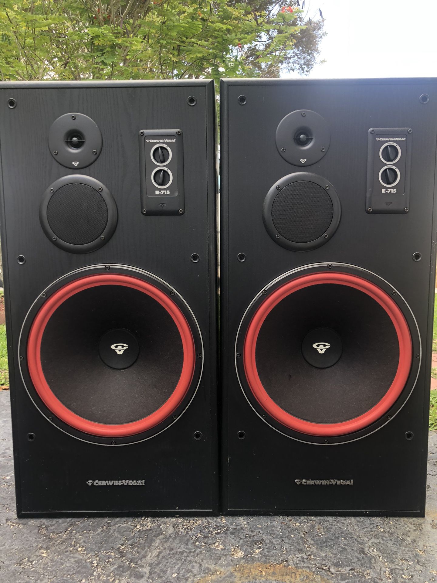 Speakers CERWIN-VEGA E-715